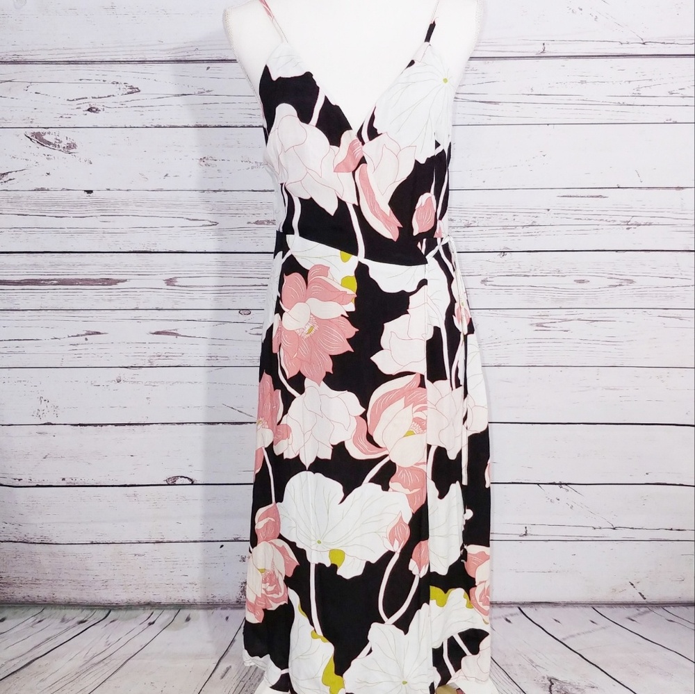 Cupcakes & Cashmere Floral Midi Wrap Dress - Picture 3 of 7